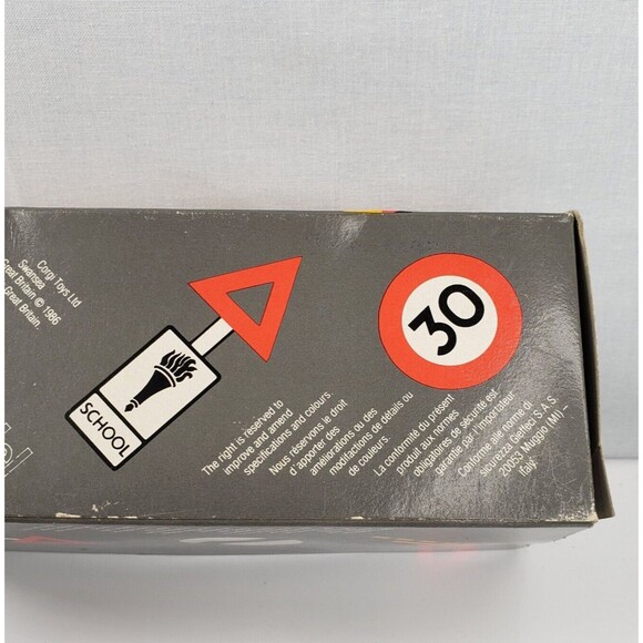 Corgi 806 Classics 1956 Mercedes 300S 1:43 Scale Die Cast Car - Picture 12 of 13